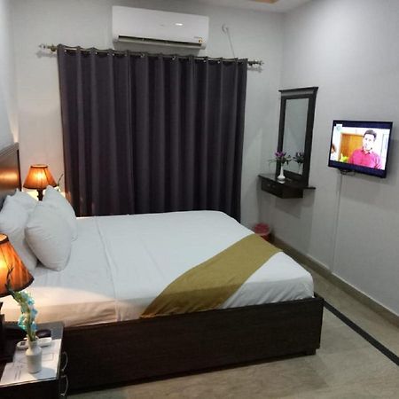 Al-Fateh Hotel لاهور المظهر الخارجي الصورة