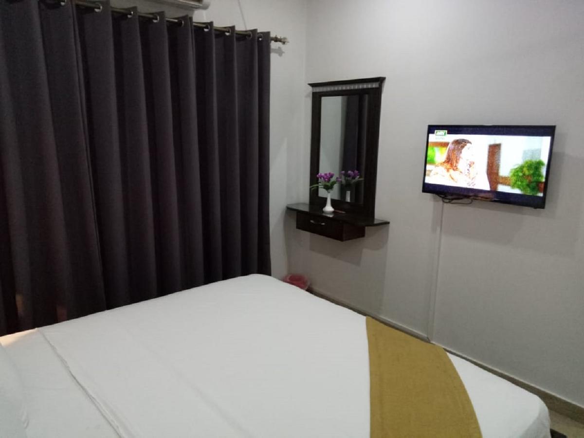 Al-Fateh Hotel لاهور المظهر الخارجي الصورة