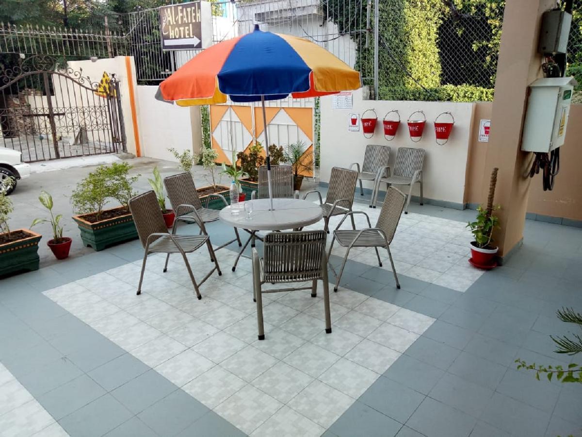 Al-Fateh Hotel لاهور المظهر الخارجي الصورة