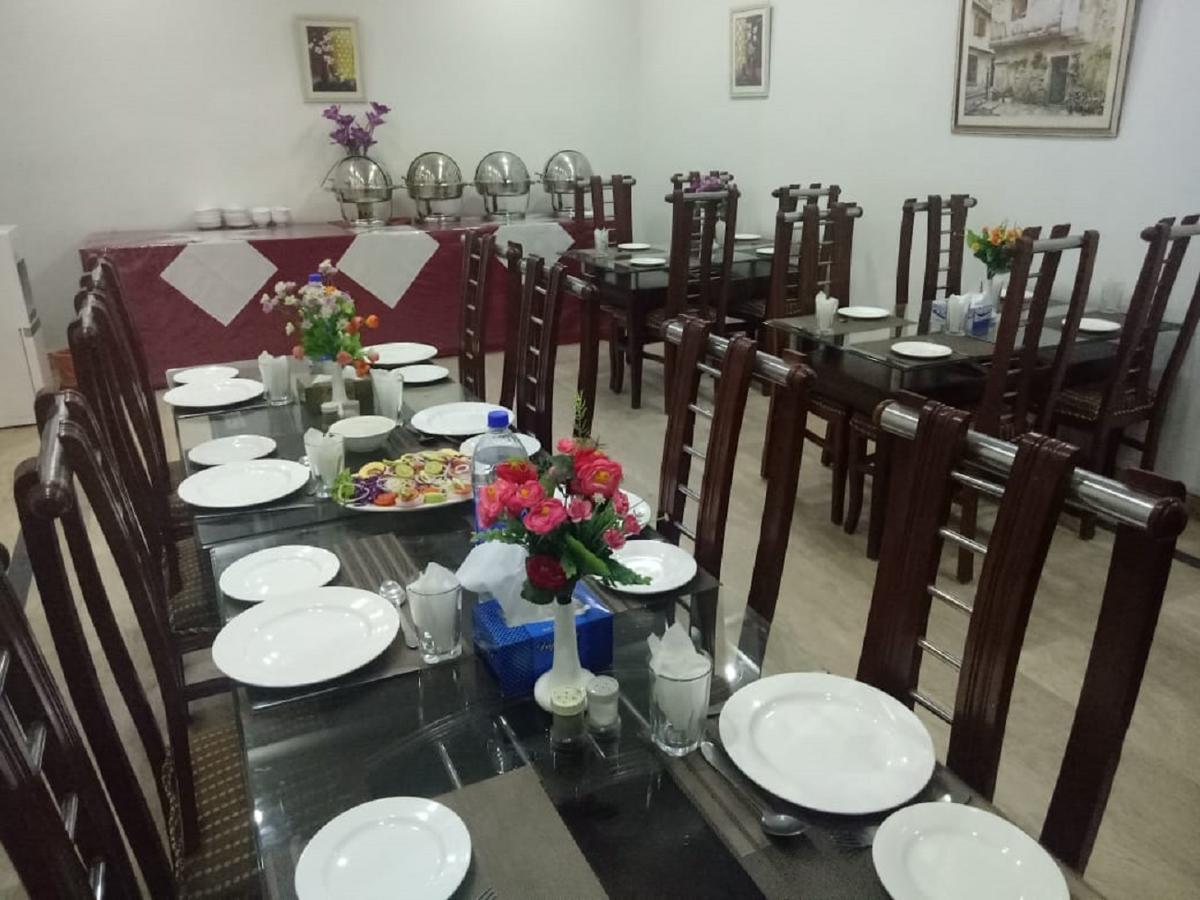 Al-Fateh Hotel لاهور المظهر الخارجي الصورة
