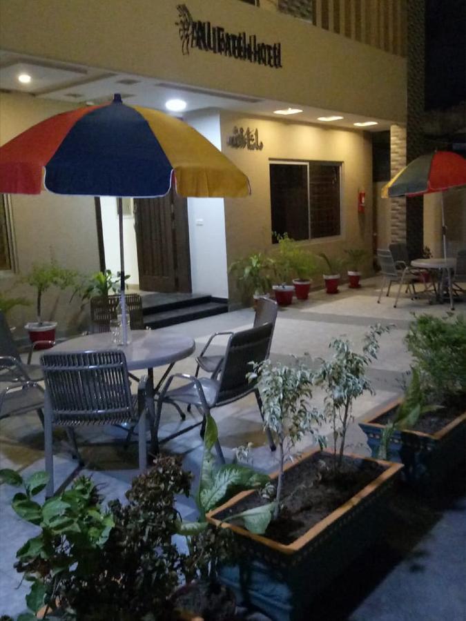 Al-Fateh Hotel لاهور المظهر الخارجي الصورة