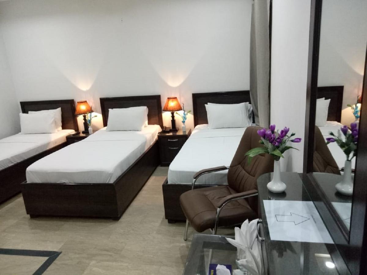 Al-Fateh Hotel لاهور المظهر الخارجي الصورة