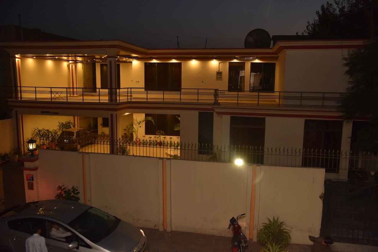 Al-Fateh Hotel لاهور المظهر الخارجي الصورة