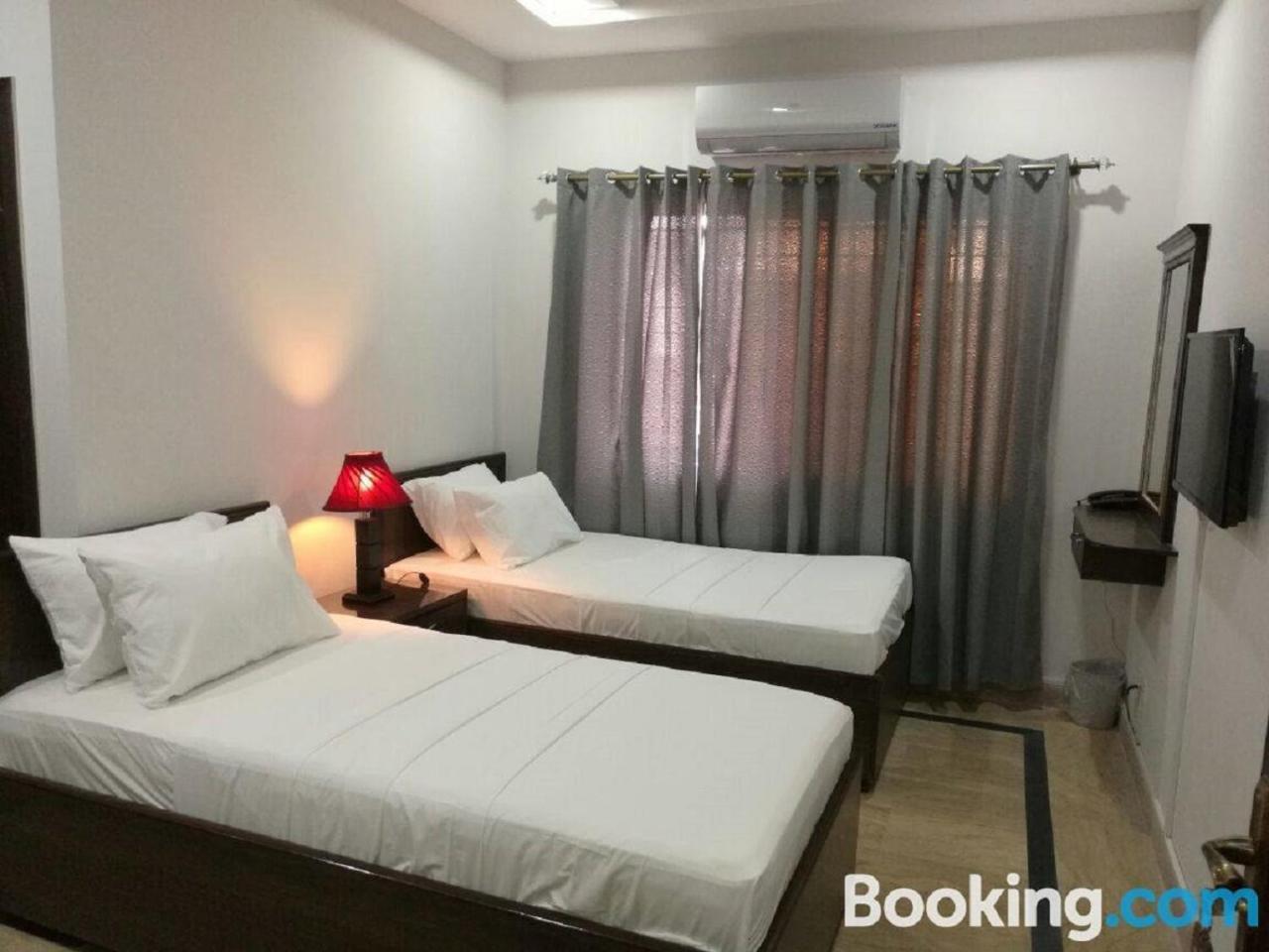 Al-Fateh Hotel لاهور المظهر الخارجي الصورة